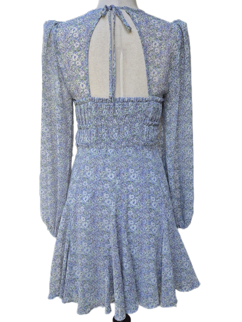 ASTR the Label Floral Mini Dress Light Blue Long Sleeve Cutout Smocked Back S - Picture 6 of 12
